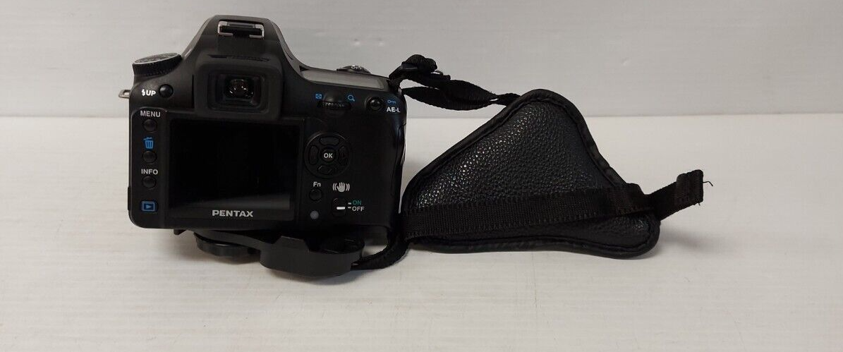 (N82039-1) Appareil photo Pentax K100 D Super Point and Shoot avec objectif 18-55 mm