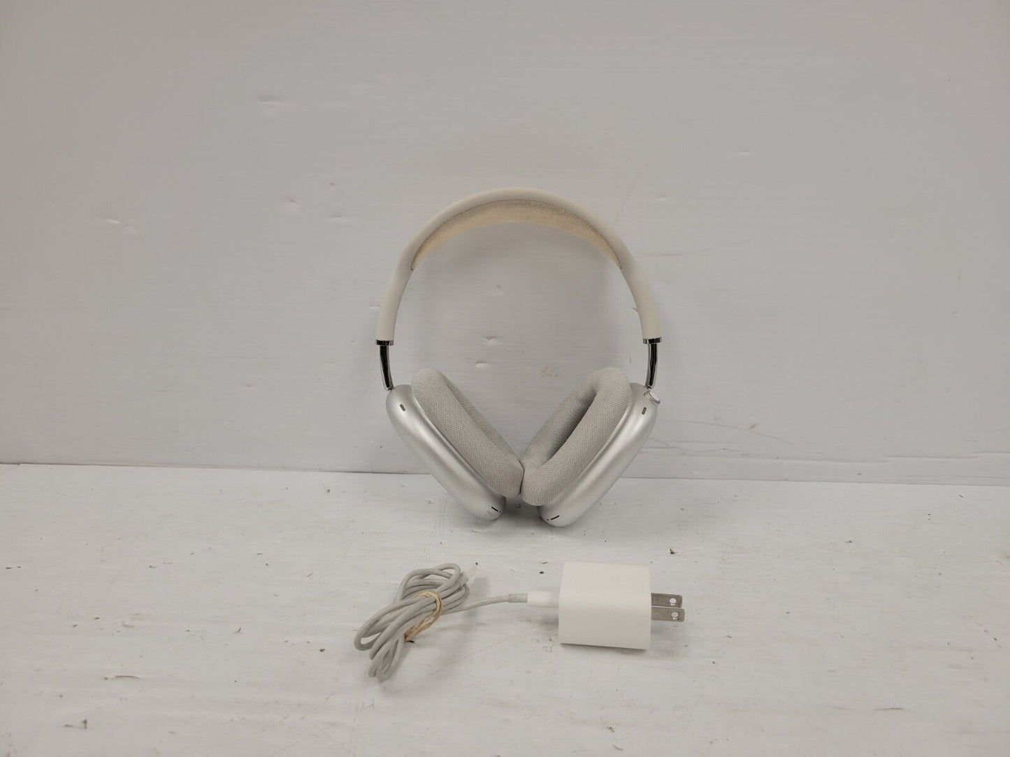 (68271-1) Apple A2095 Headphones