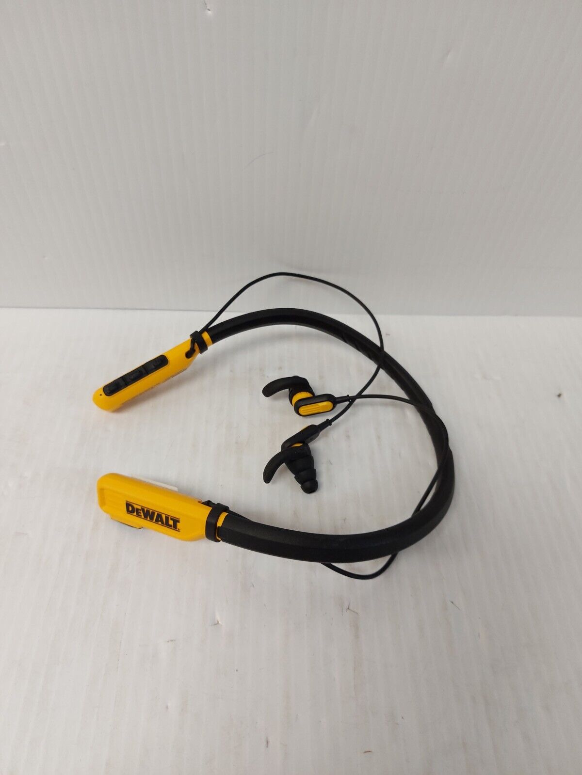 (N85186-1) DeWalt DXMA1902091 A Headphones