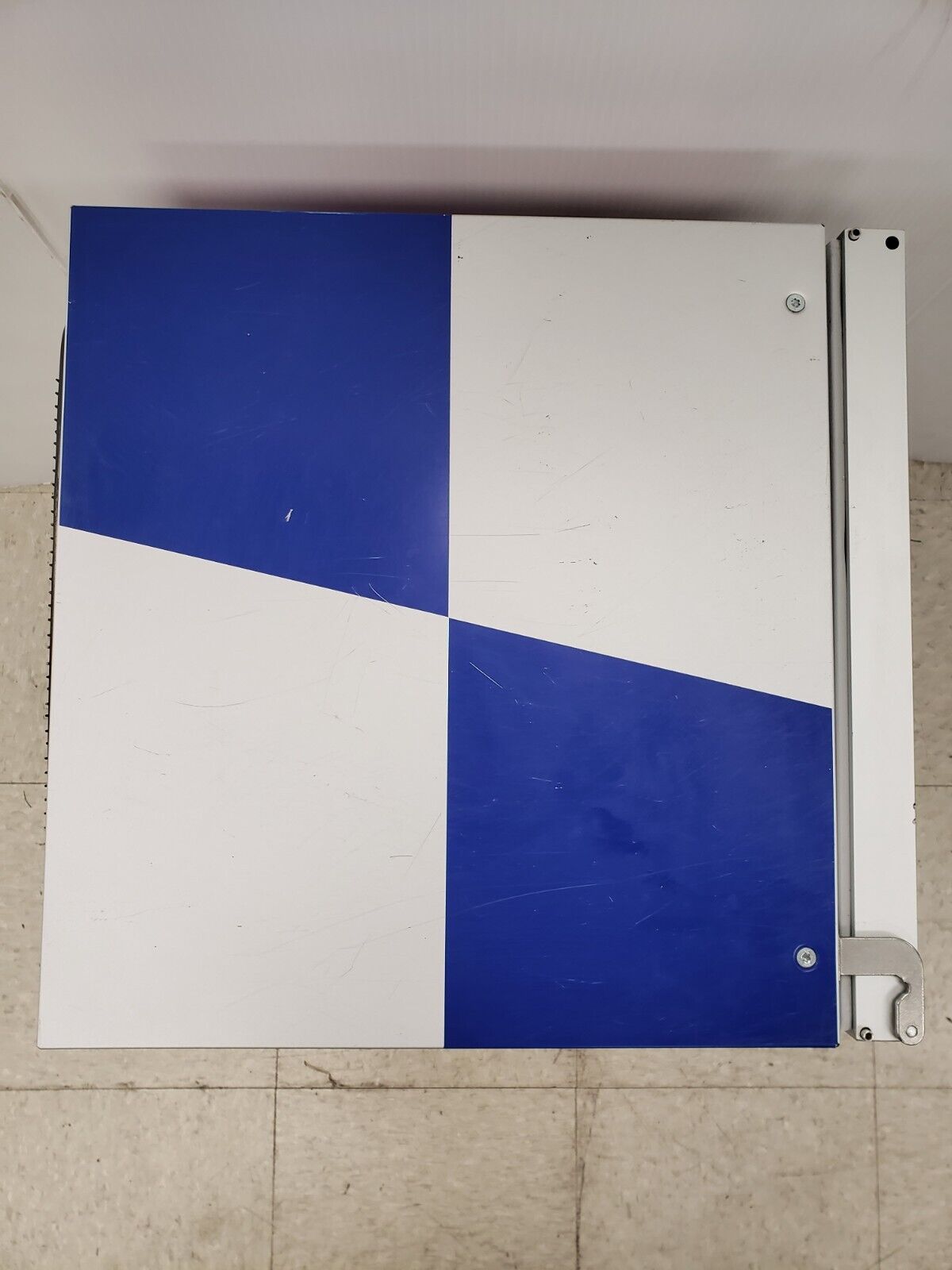 (68746-1) Vestfrost VC206484016 RedBull Mini Fridge