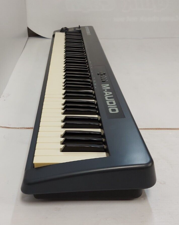 (N85271-1) M-Audio Keystation 88 Keyboard