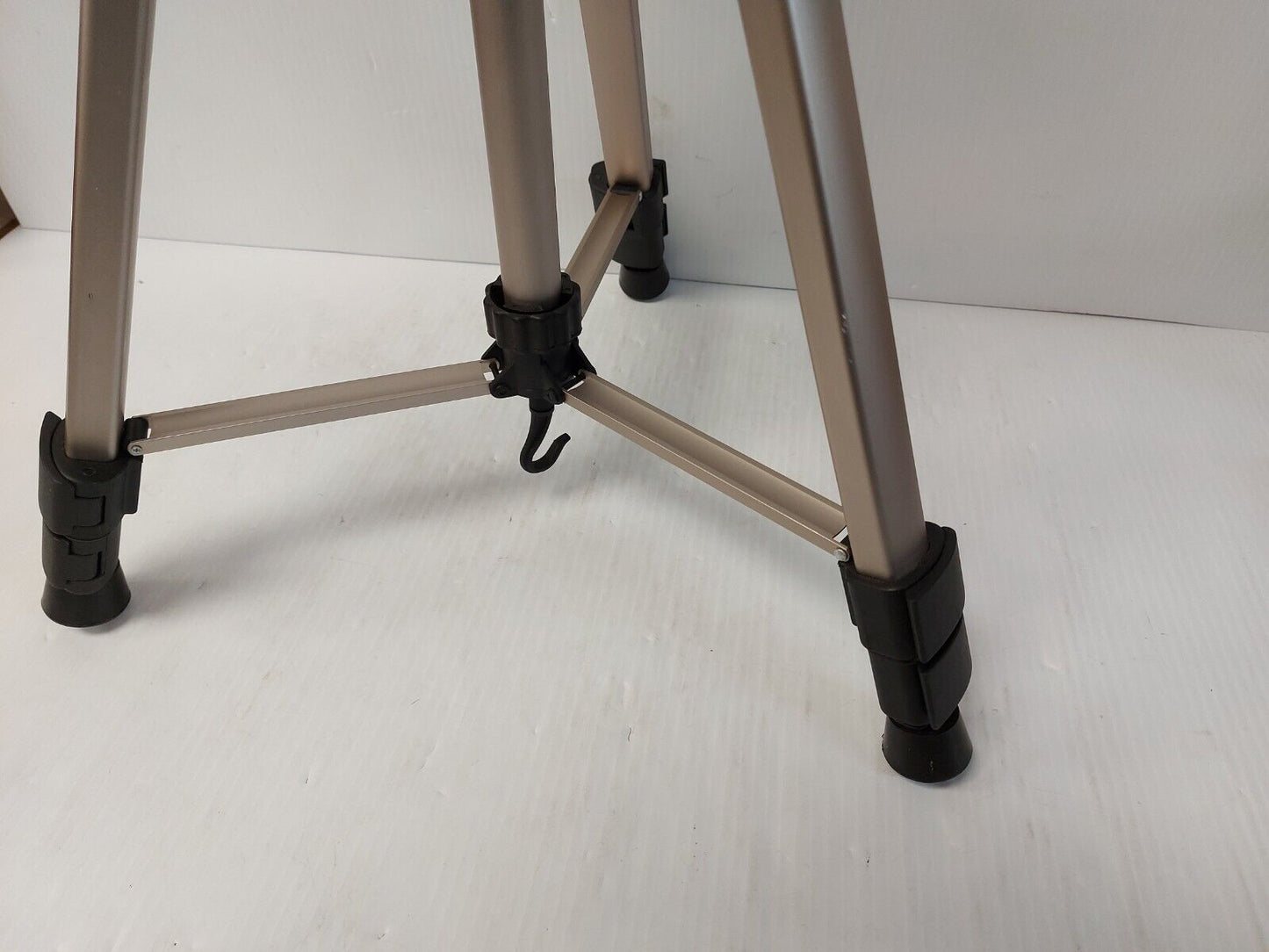 (NI-21861) Takara TV-7000LXS Tripod