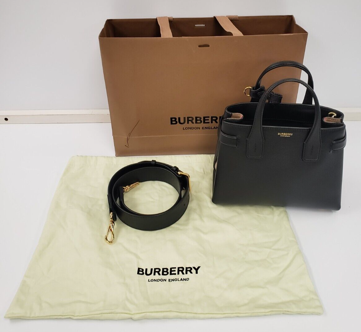 (64303-1) Burberry Black Crossbody Purse