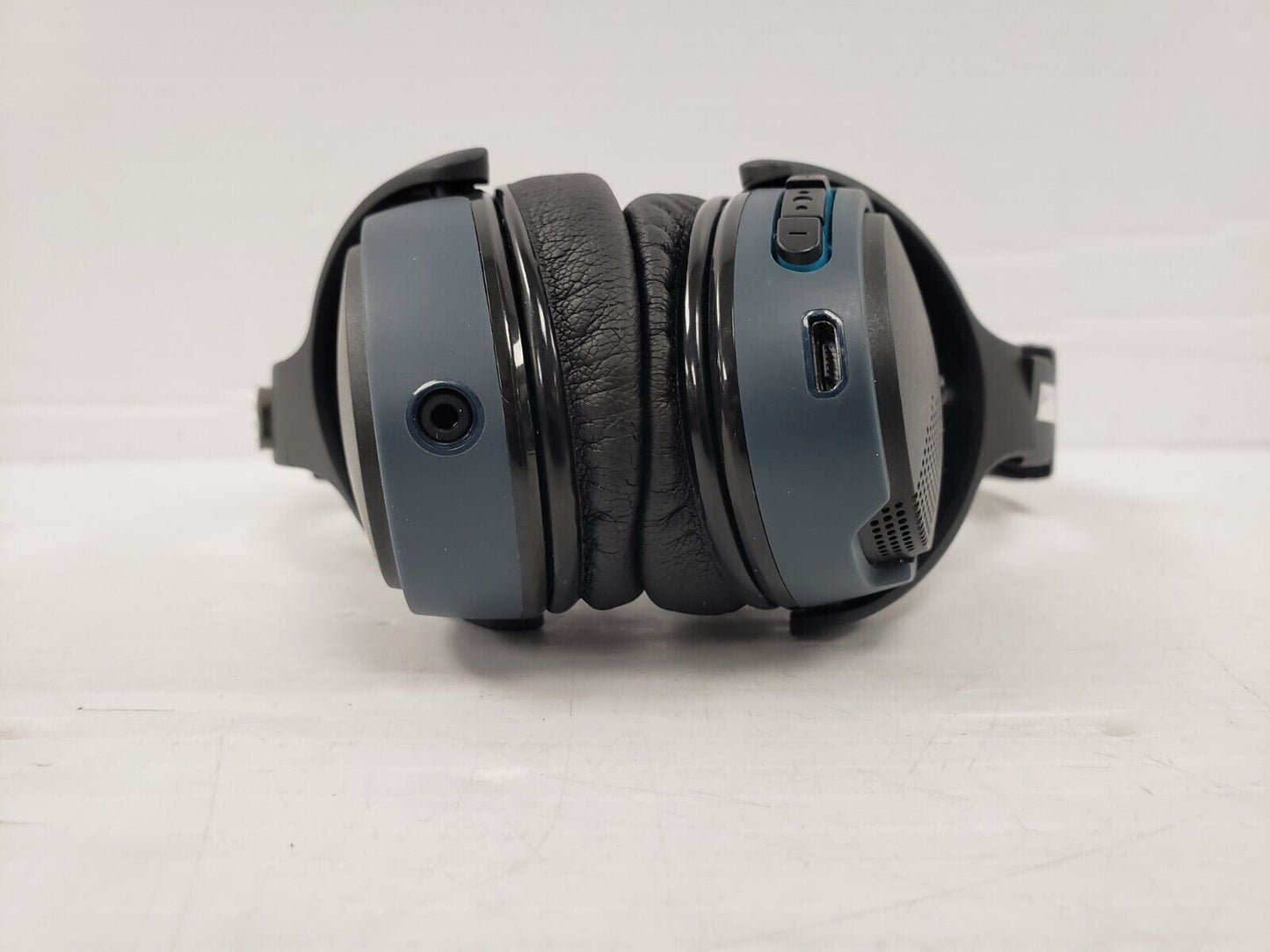 (57005-1) Bose Quiet Comfort Headphones