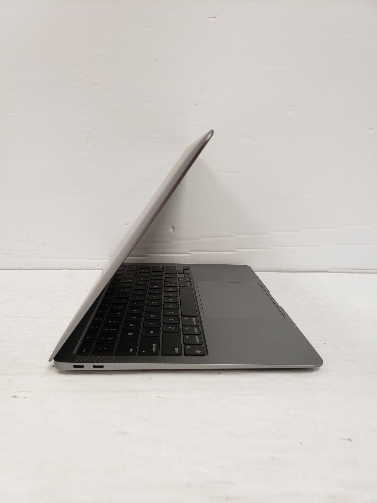 (58390-1) Apple A2337 Laptop (2020)