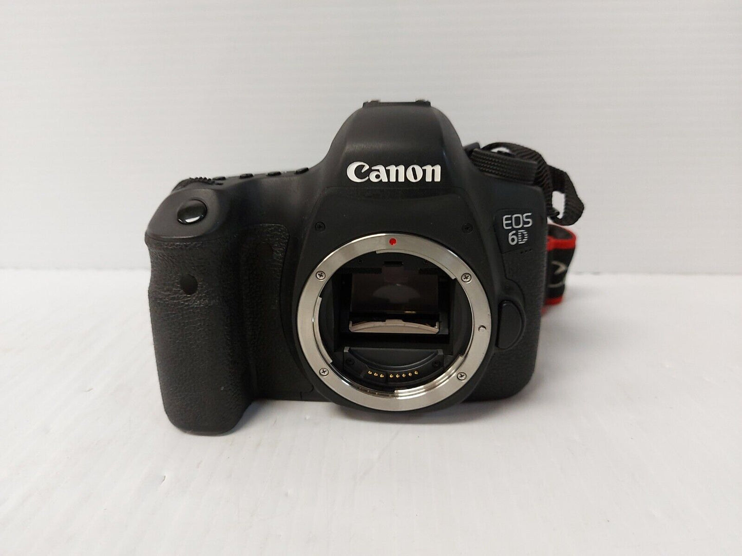 (N86995-1) Canon EOS 6D Camera