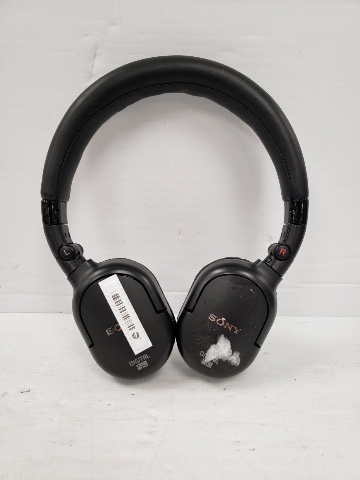 (I-36113) Sony MDR-NC200D Headphones