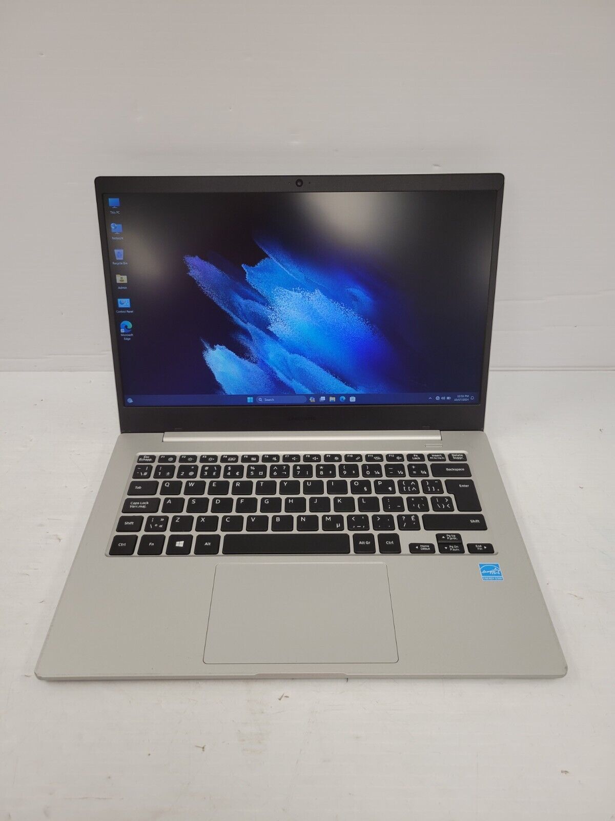 (60938-1) Samsung NP340XLA Laptop