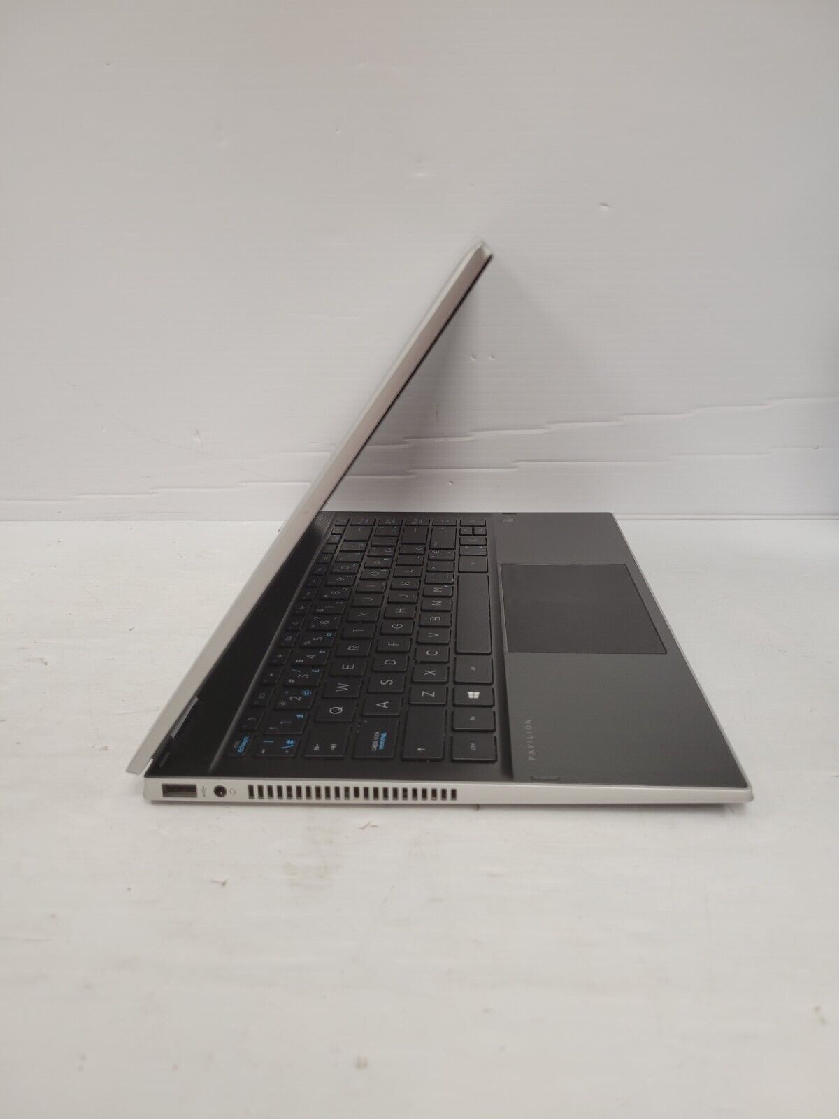 (61143-1) HP 14-DW1008CA Laptop