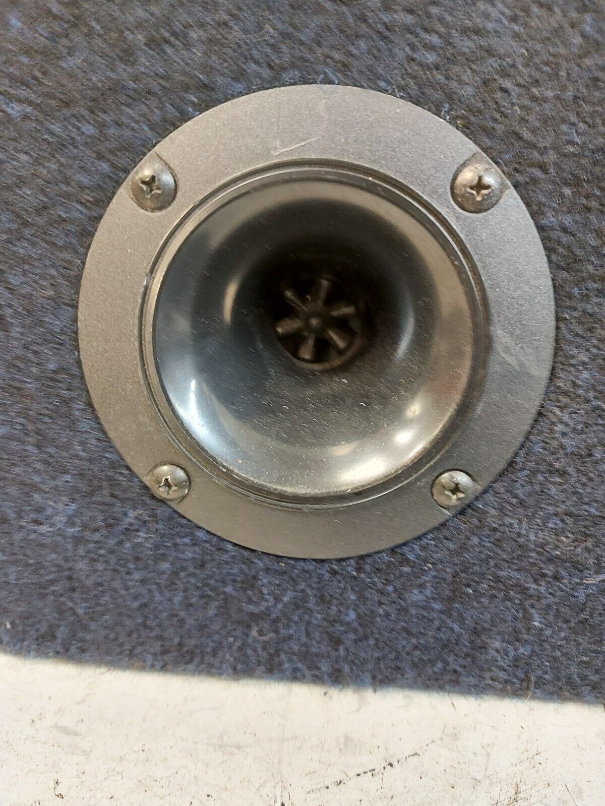 (N83634-4) No Name 2 Speakers