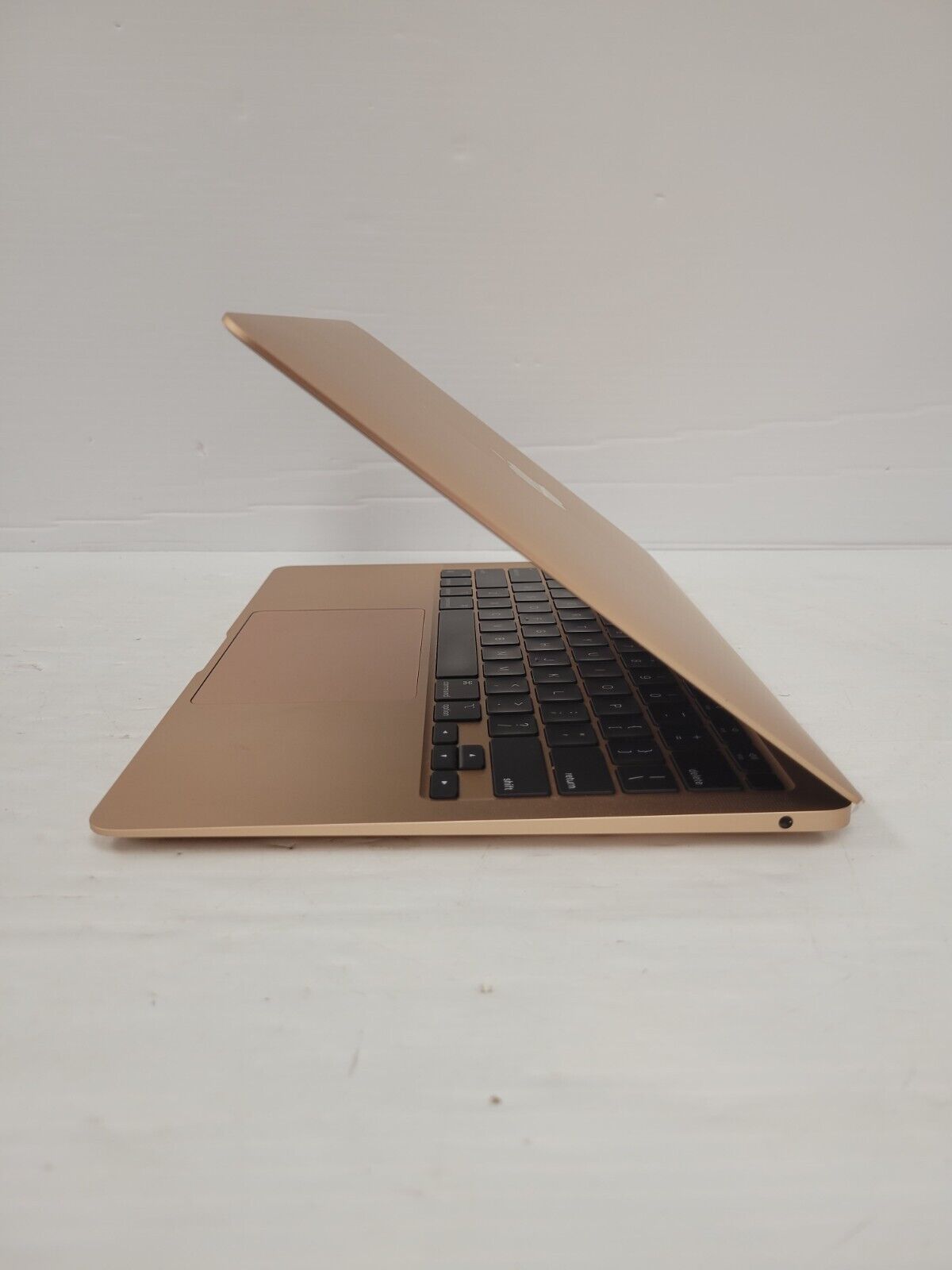 (62378-1) Apple A2337 Laptop (2020)