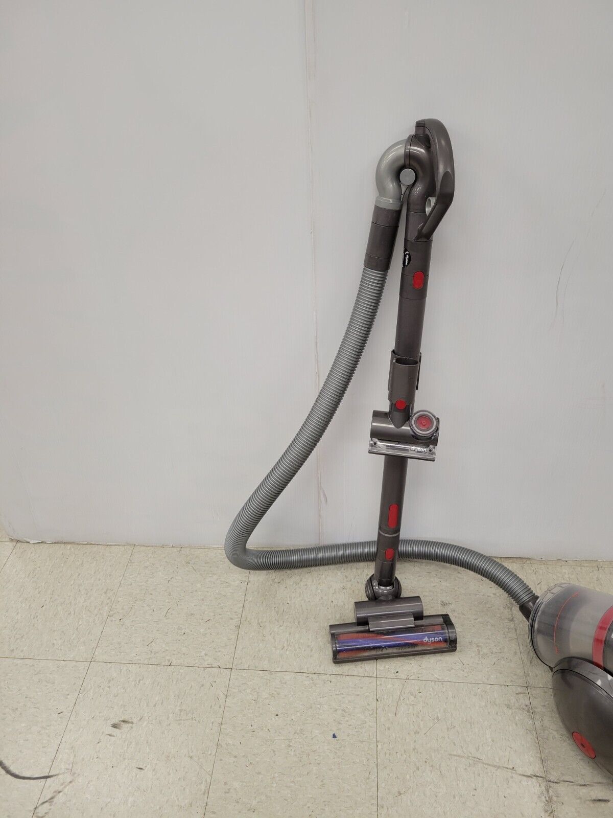 (68063-1) Dyson CY22 Vacuum