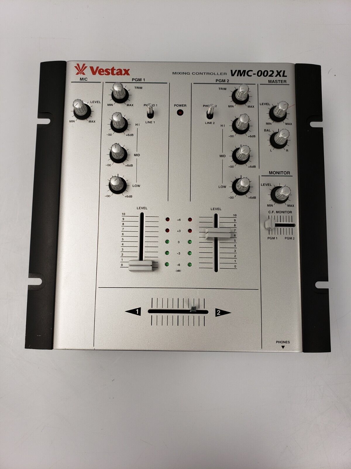 (67676-2) Vestax VMC-002XL Mixer