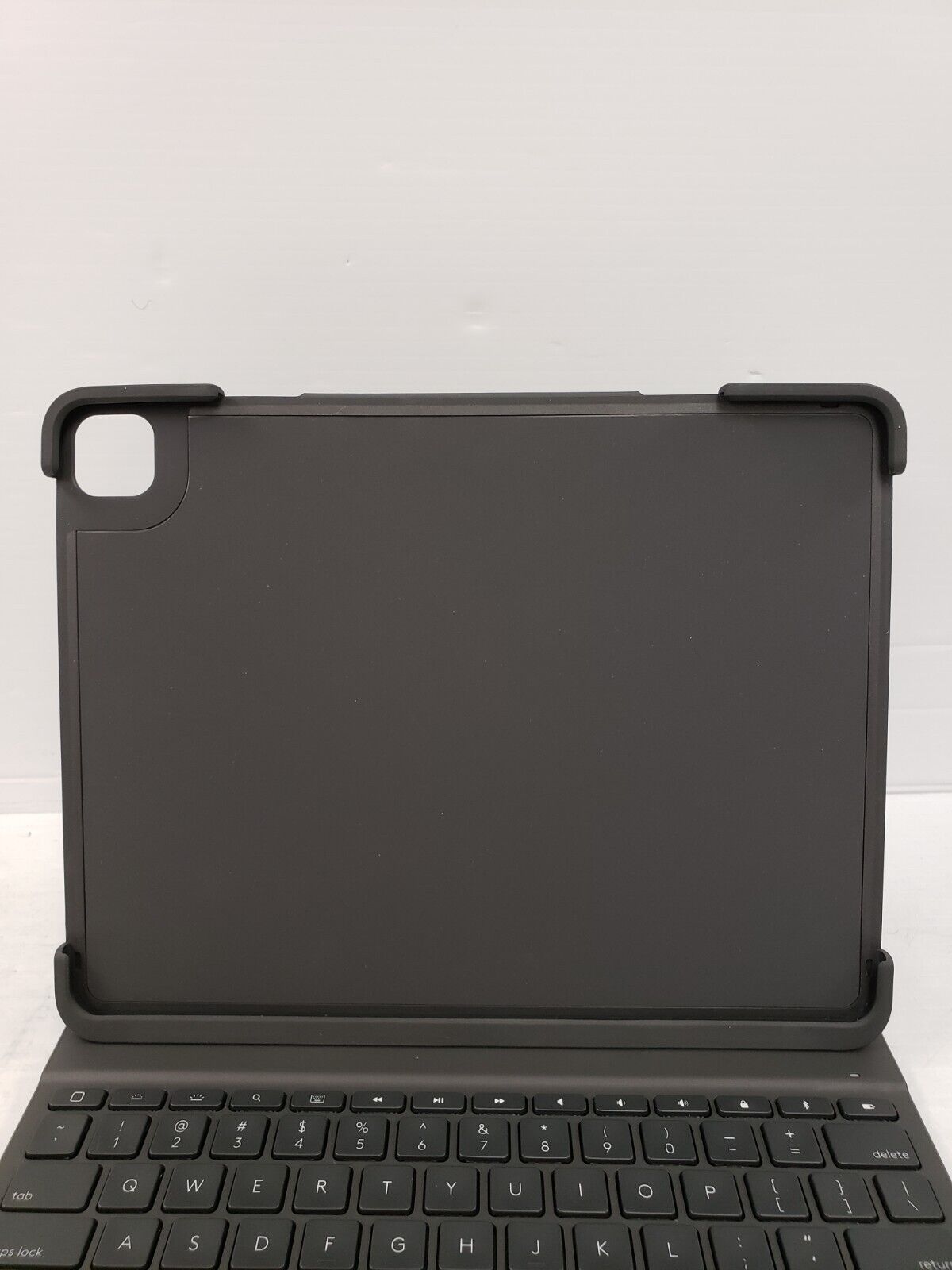 (67905-1) Logitech YR0070 Slim Folio Keyboard Case