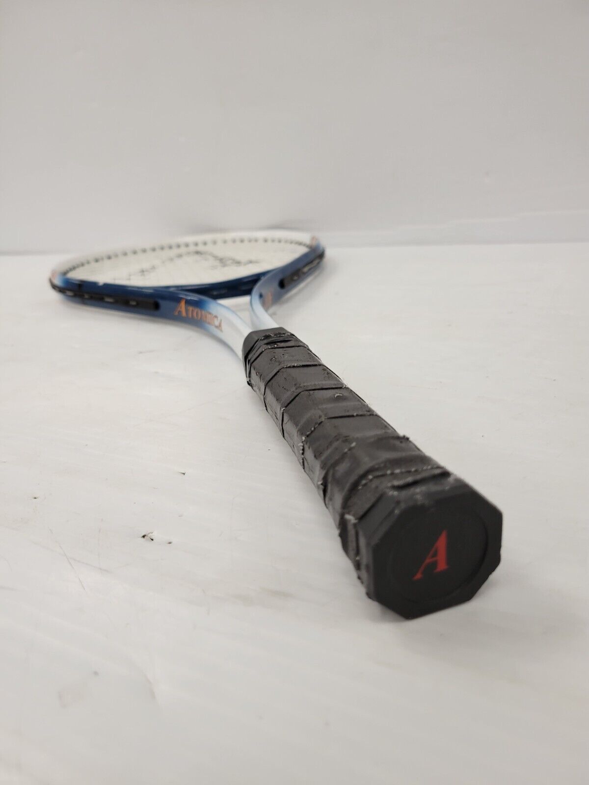 (58192-1) Wilson Atomic Tennis Racket