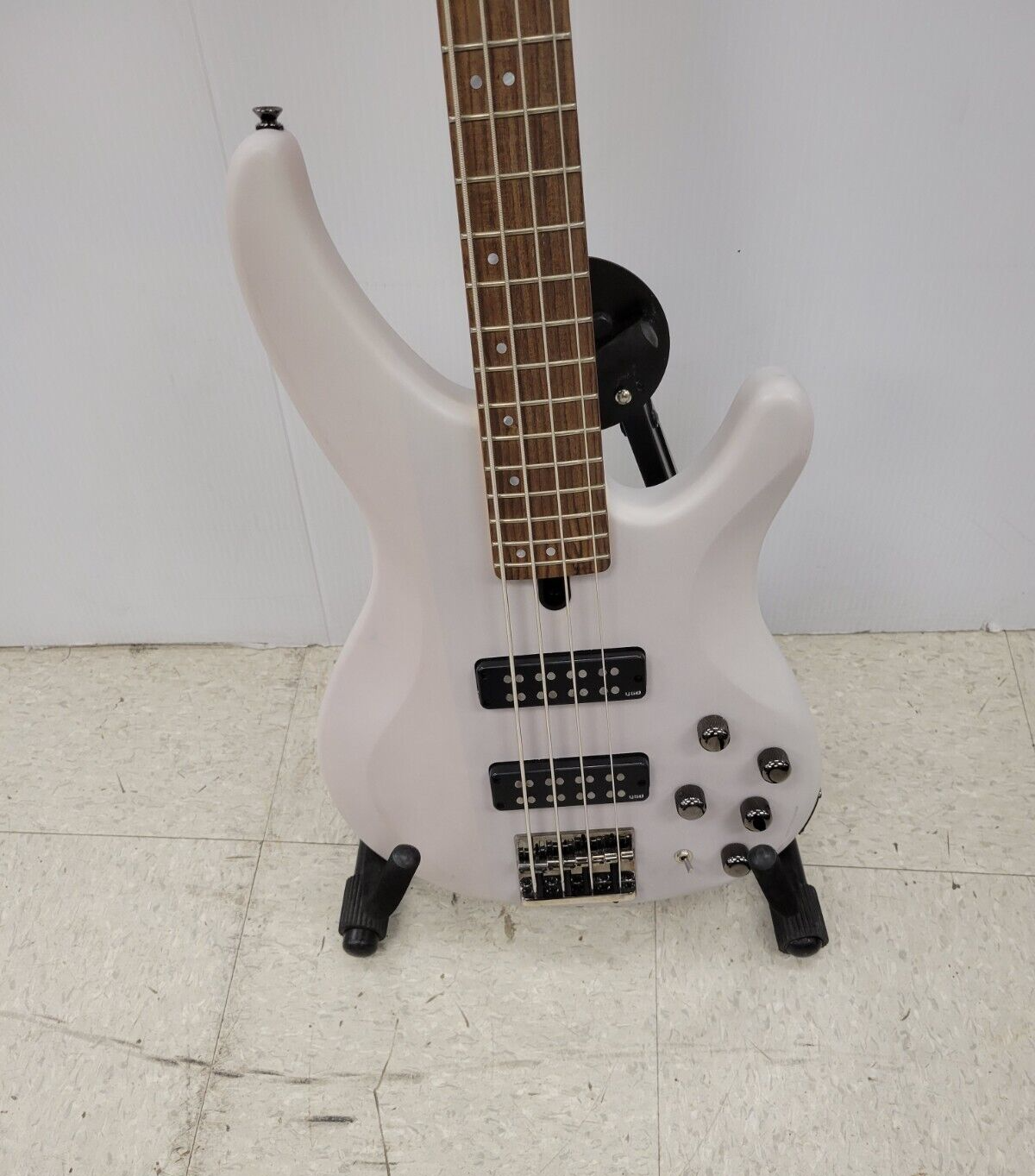 (I-36260) Yamaha TRB X504 Bass Guitar