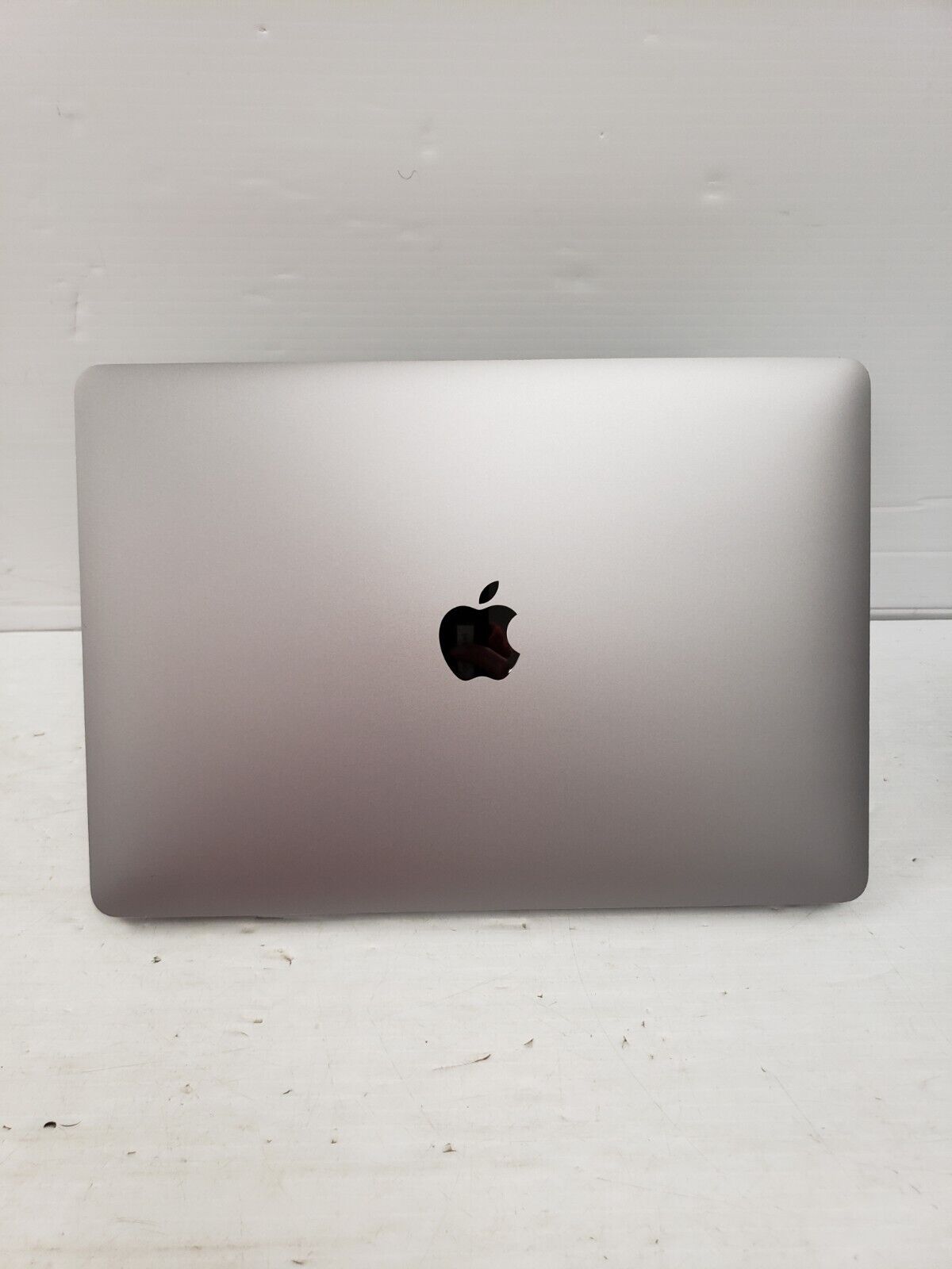 (36440-1) Apple A2337 Laptop (2020)