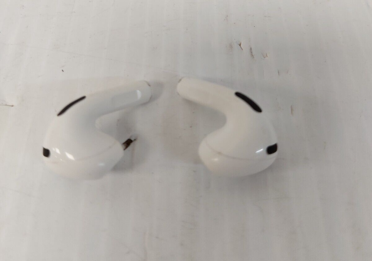 (N83956-1) Apple A2566 3rd Gen Airpods