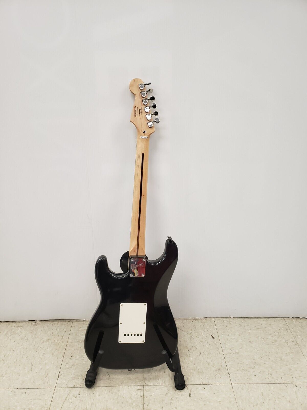 (65123-2) Squier Strat Guitar