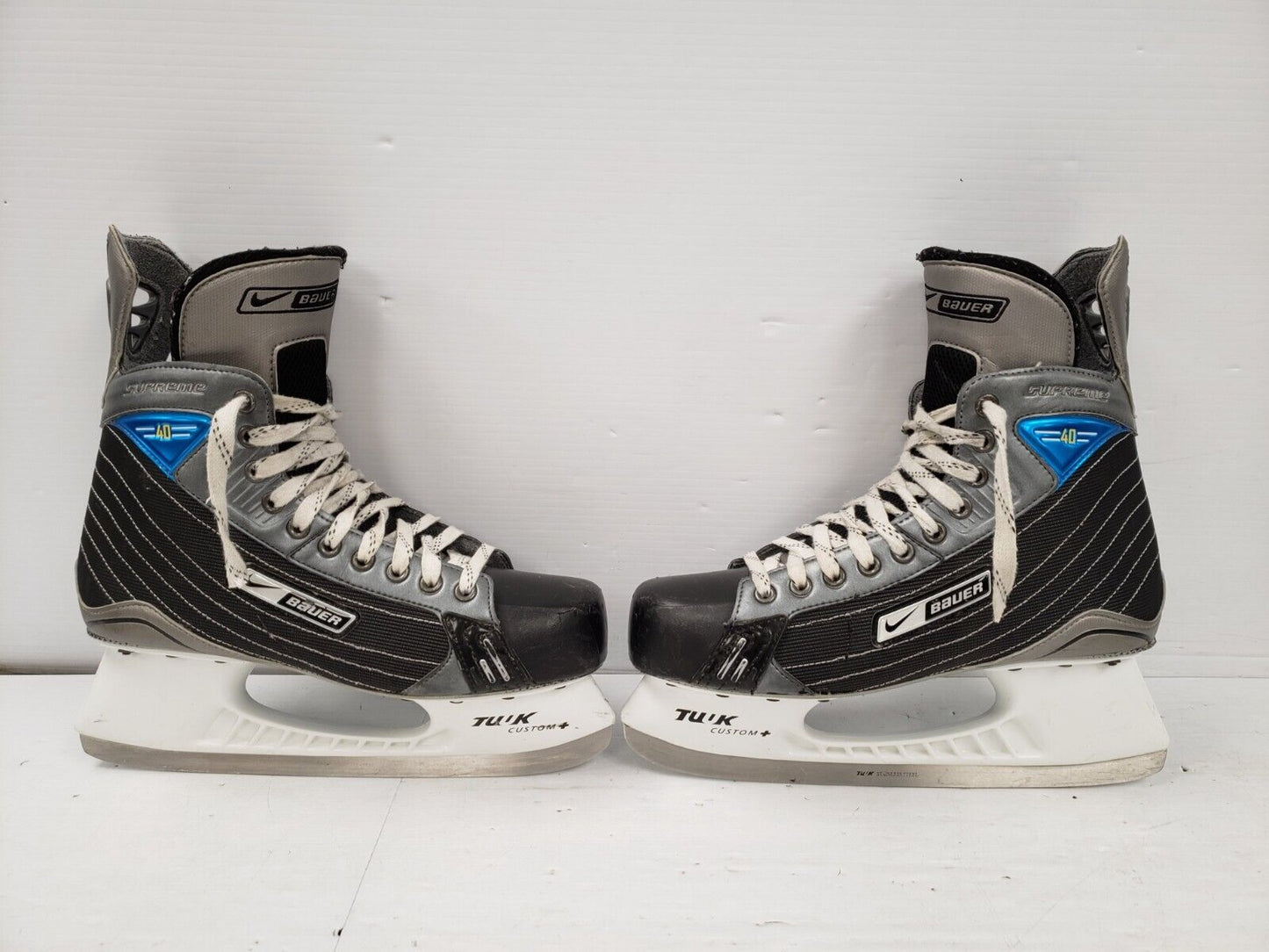 (67457-1) Bauer Supreme 40 Hockey Skates - Size 10