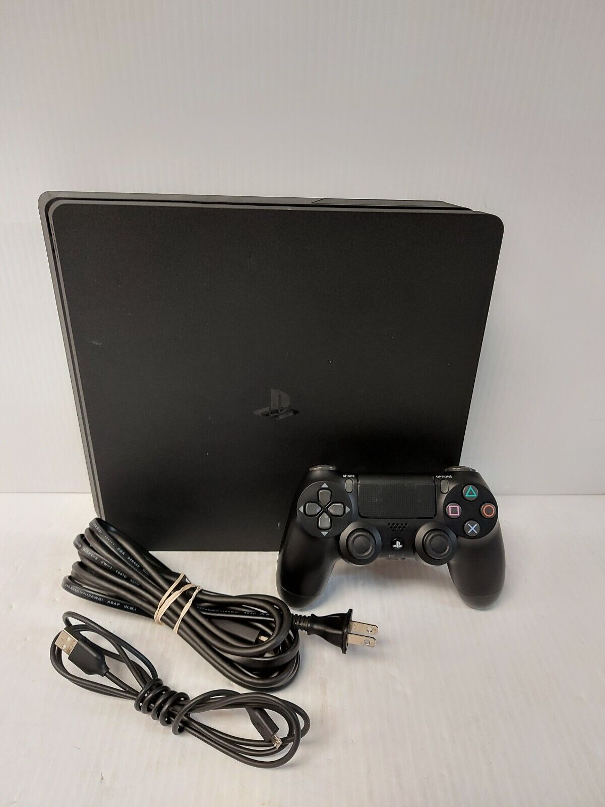 (N83315-1) Sony CUH-2215B PlayStation 4- 1TB