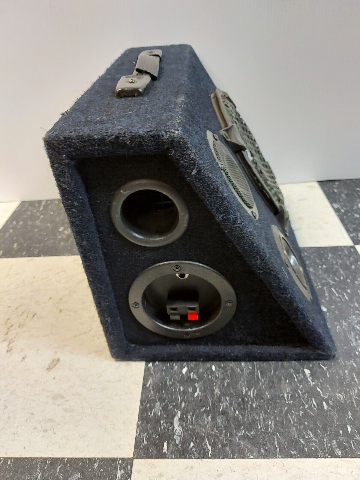 (N83634-4) No Name 2 Speakers