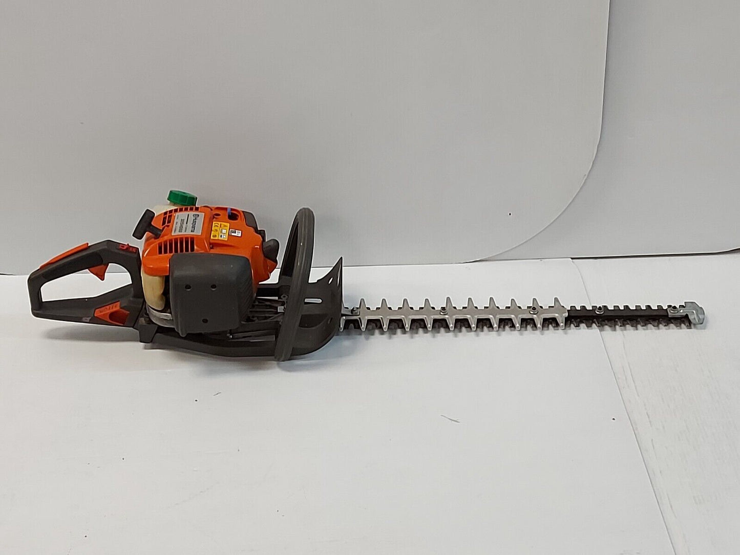 (N81996-1) Husqvarna 325HD60 Gas Hedge Trimmer