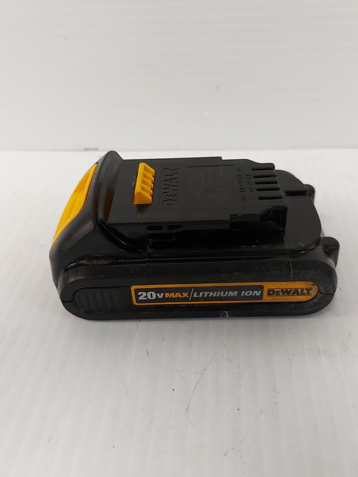 (NI-22069) Dewalt DCB201 1.5Ah Battery