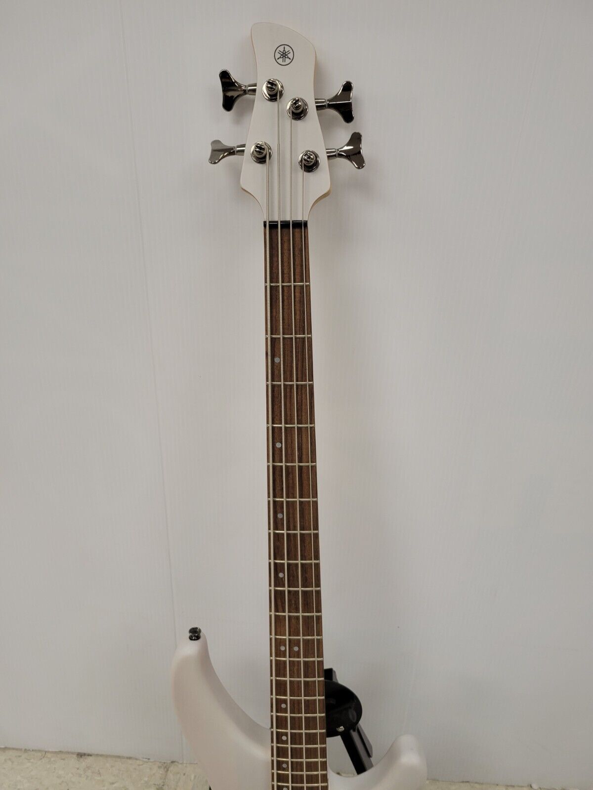 (I-36260) Yamaha TRB X504 Bass Guitar