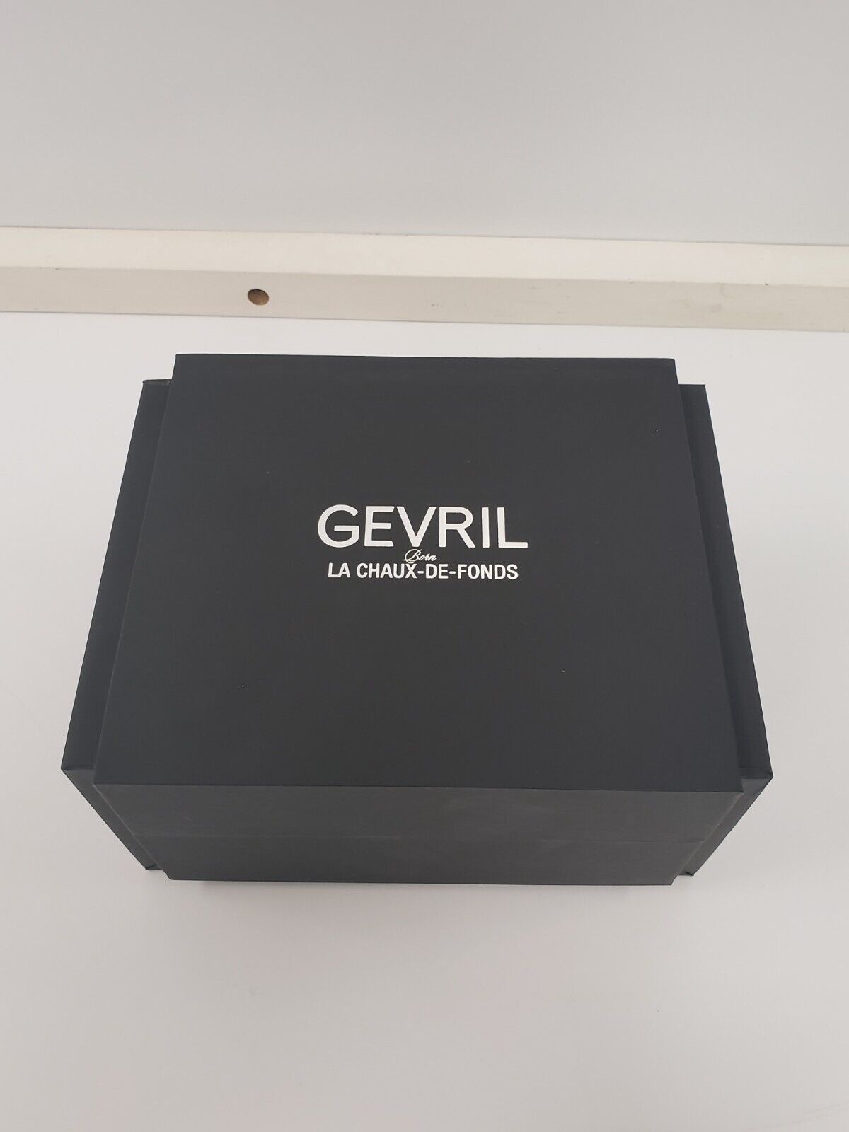 (66825-1) Gevril 49005 Watch