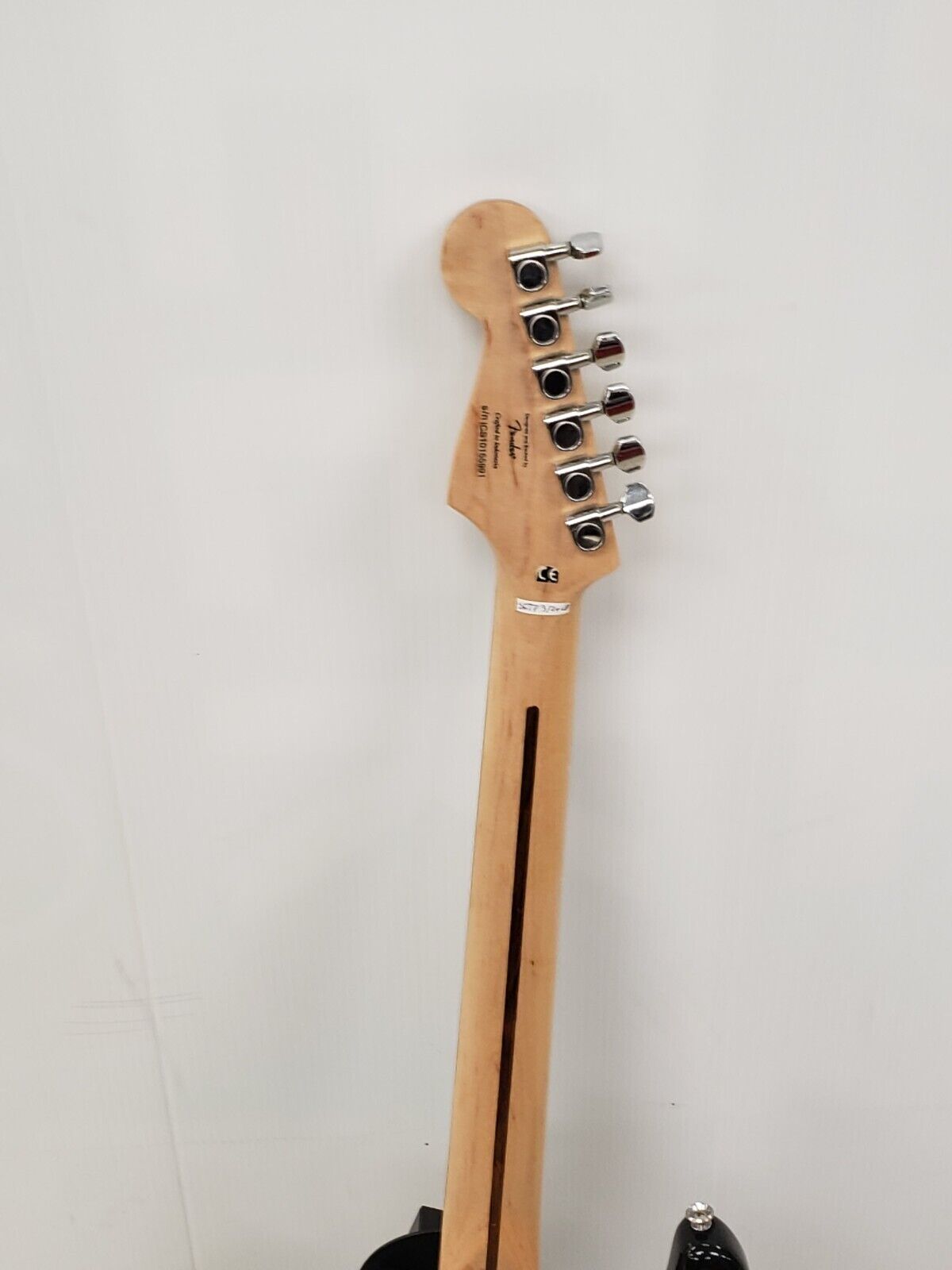 (65123-2) Squier Strat Guitar