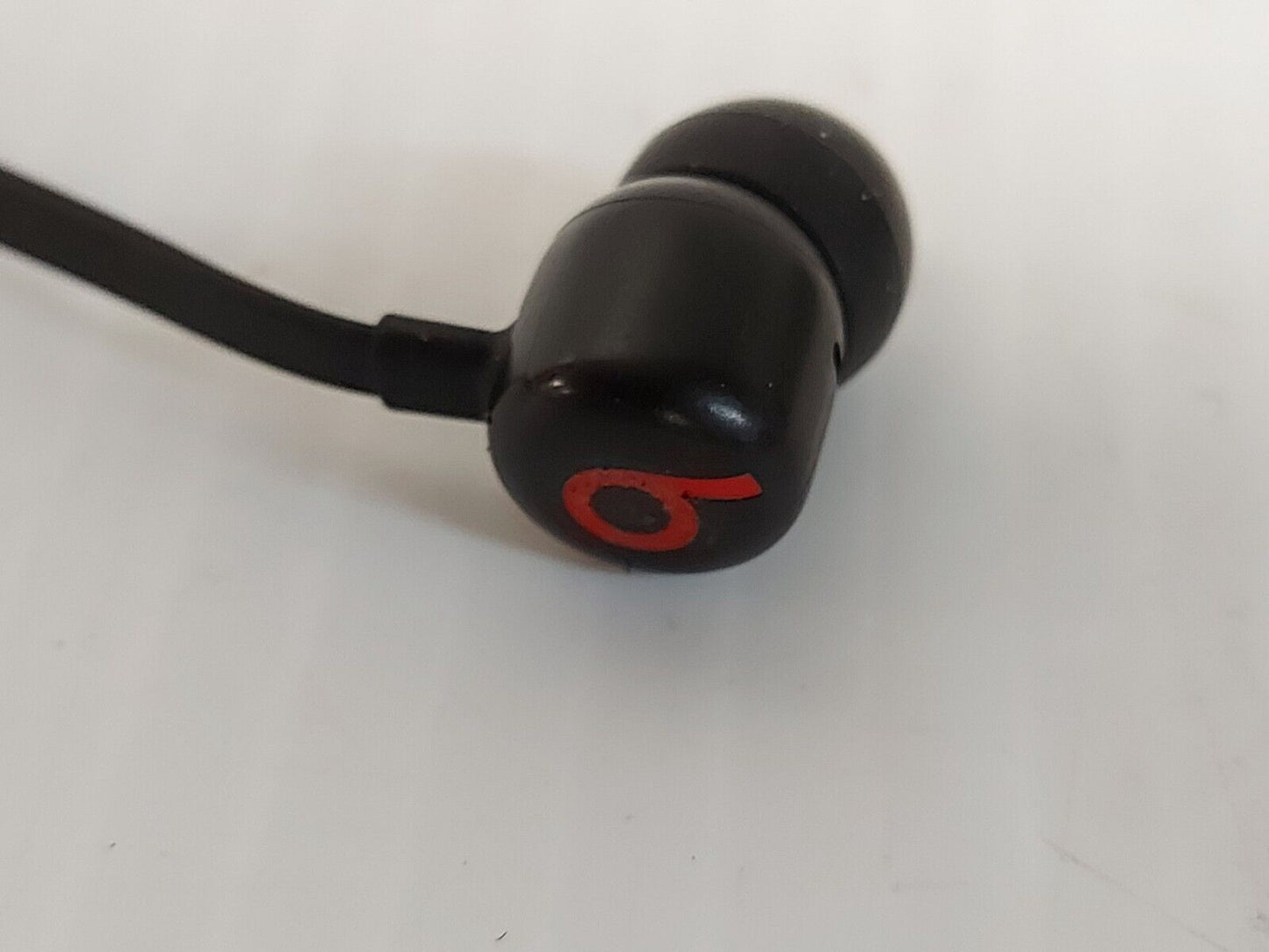 (N83822-1) Beats by Apple A2295 Earbuds