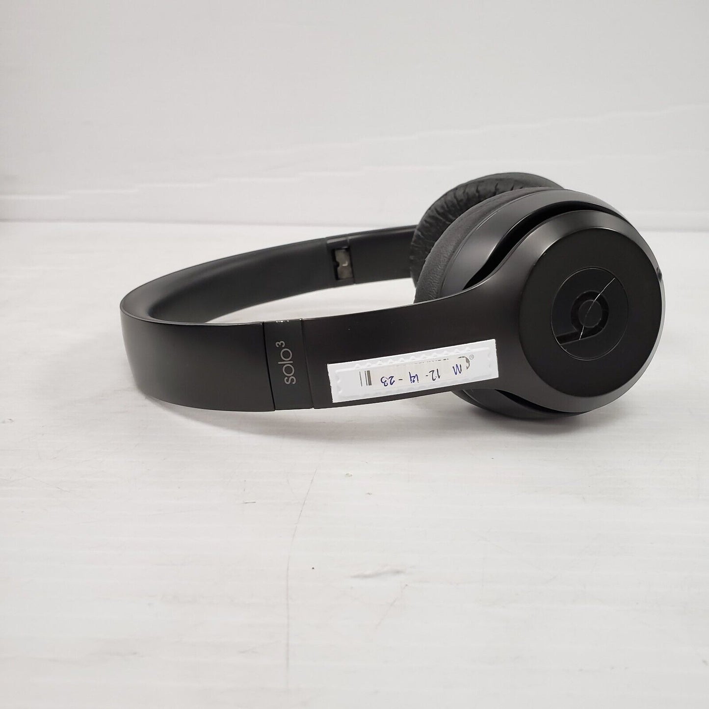 (52356-1) Apple A1796 Beats Solo 3 Headphones