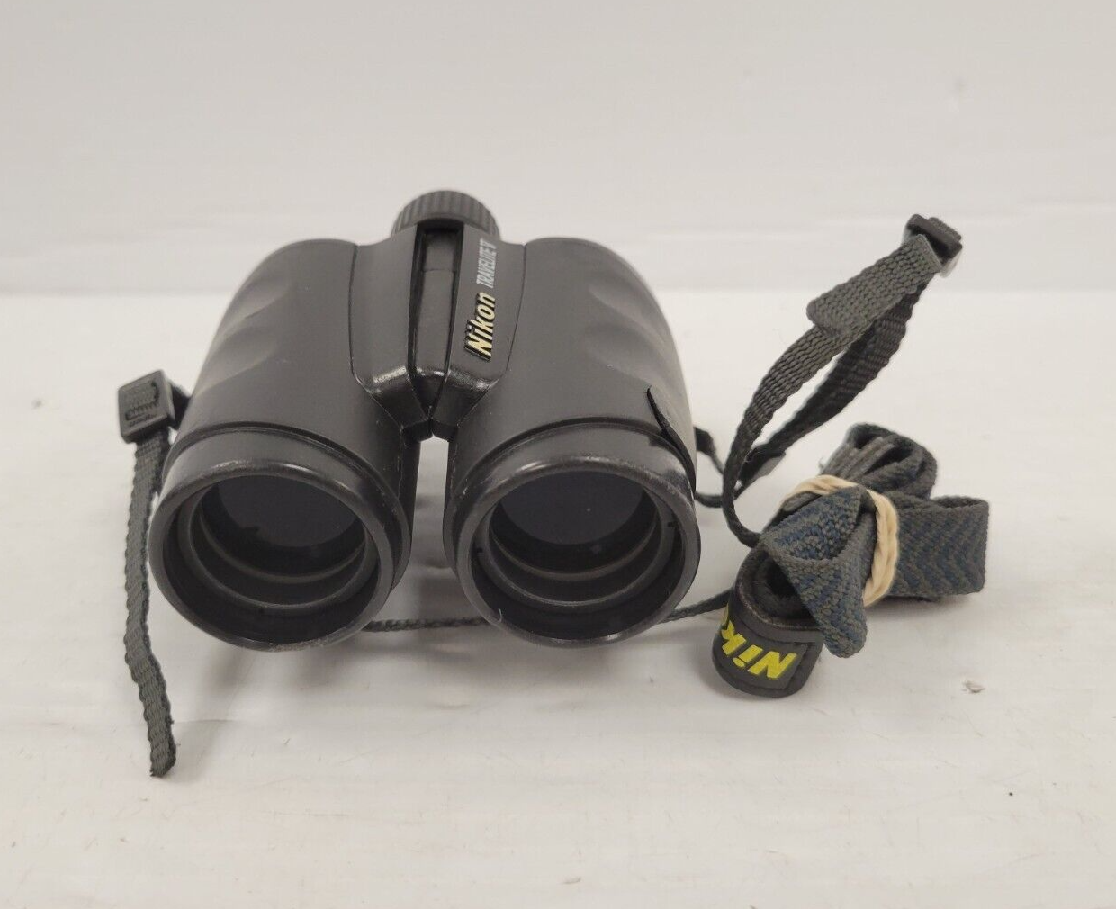 (64087-1) Nikon Travelite TV 10x25 Binoculars