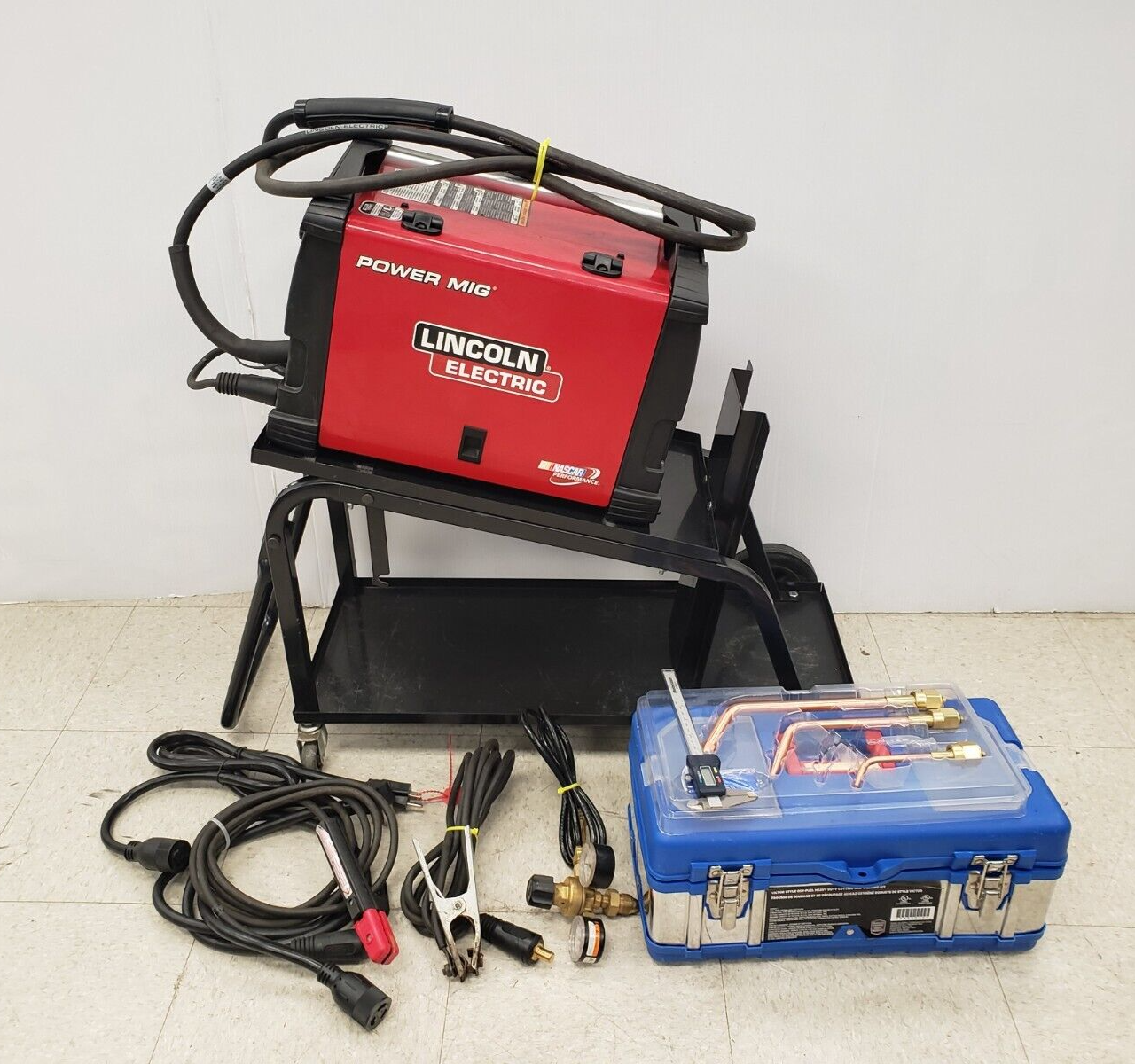 (65121-1) Lincoln Electric Power MIG 210 MP Welder