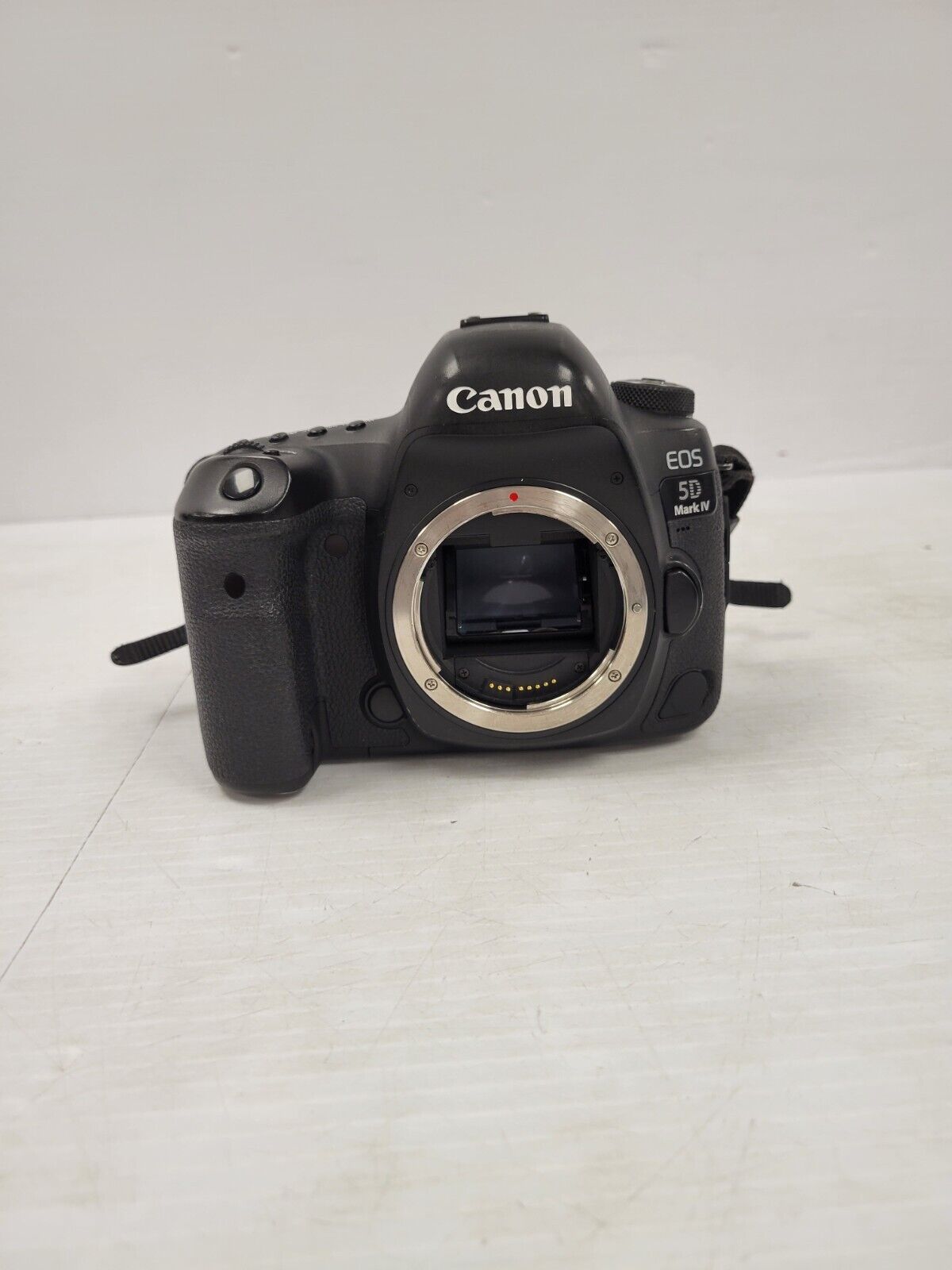 (54521-1) Canon 5D Mark iv DSLR Camera