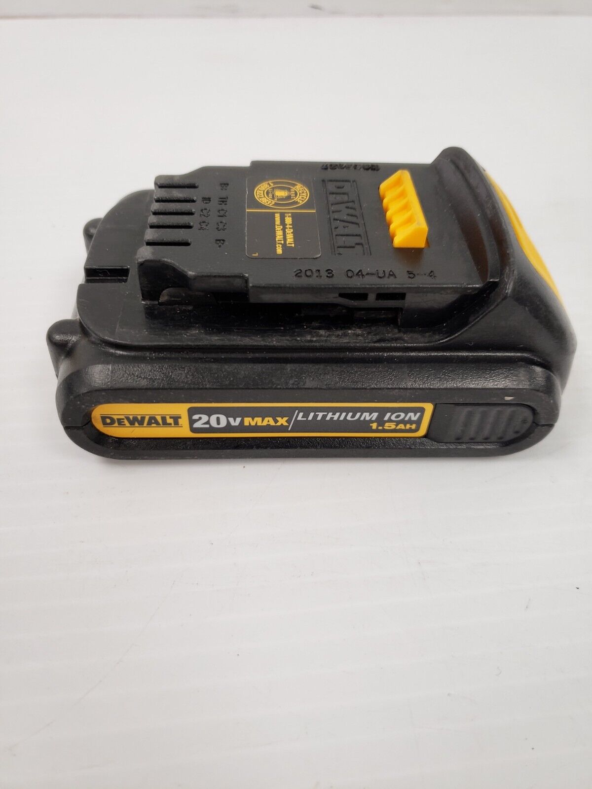 (22206-4) Dewalt DCB201 Battery-1.5ah