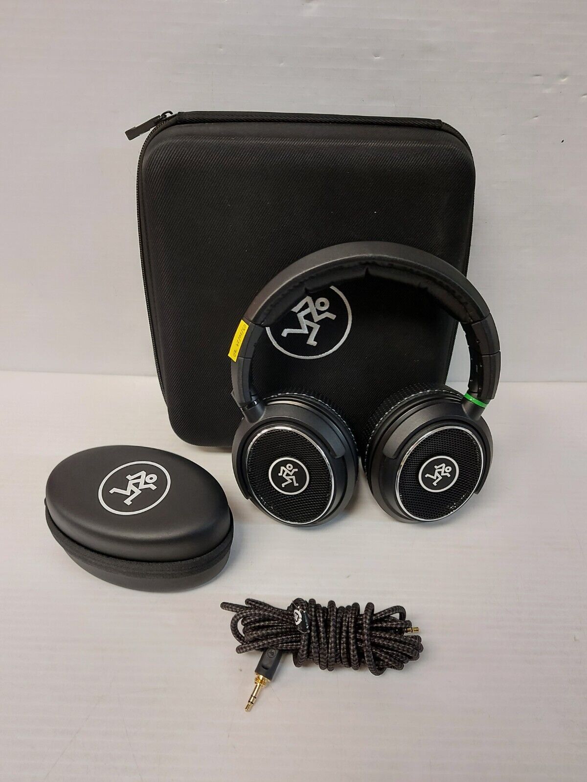 (N79659-1) Mackie MC-450 Headphones in Case