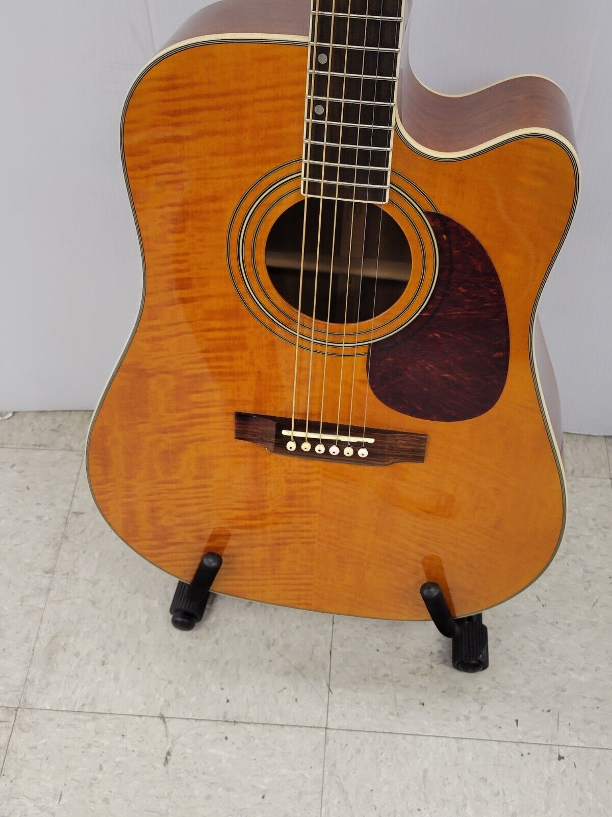 (66784-1) Cort MR-750FX Guitar