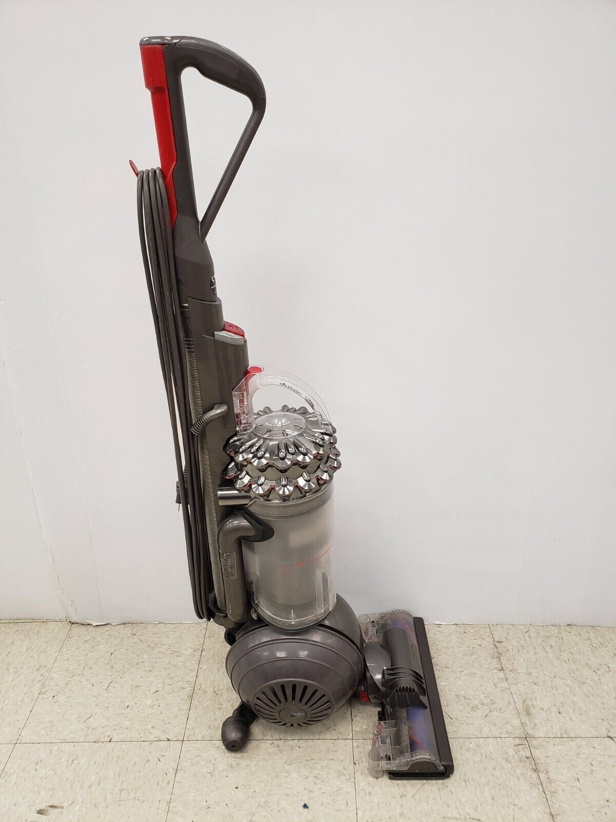 (64381-1) Dyson DC77 Vacuum