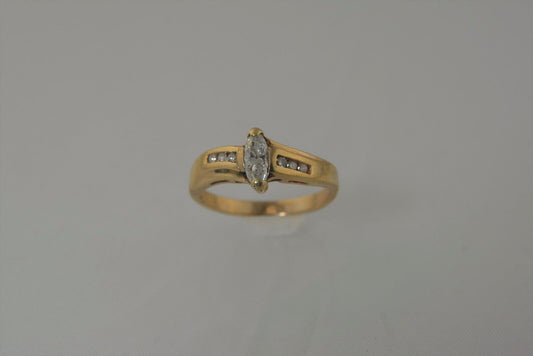 (I-5264-424) 10K GOLD MULTISTONE DIAMOND RING