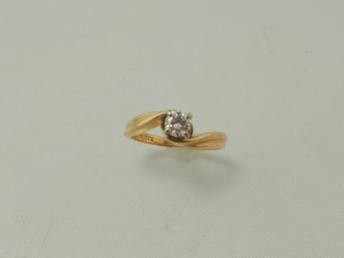 (I-7283-616) 14K GOLD DIAMOND SOLITAIRE RING