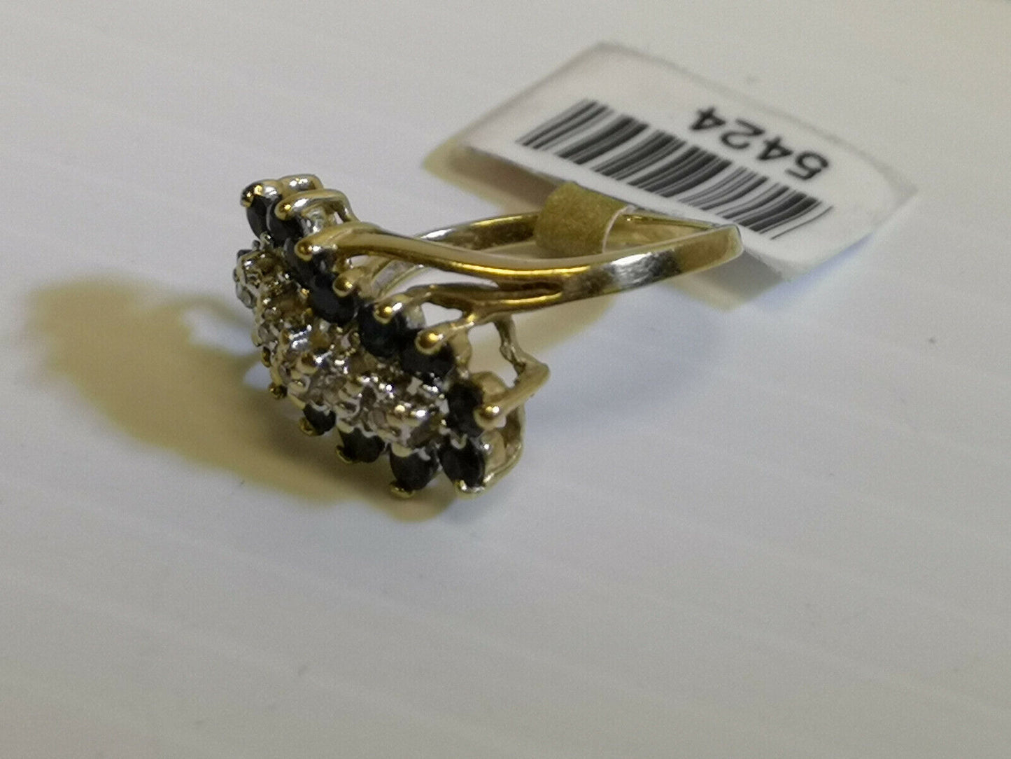 (N5424) 10K Gold Ring w/Diamonds