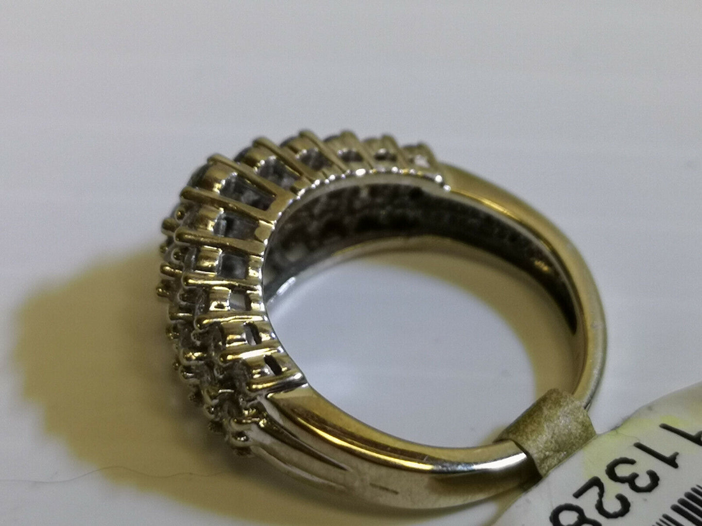 (N11328) White Gold Ring w/ Diamonds