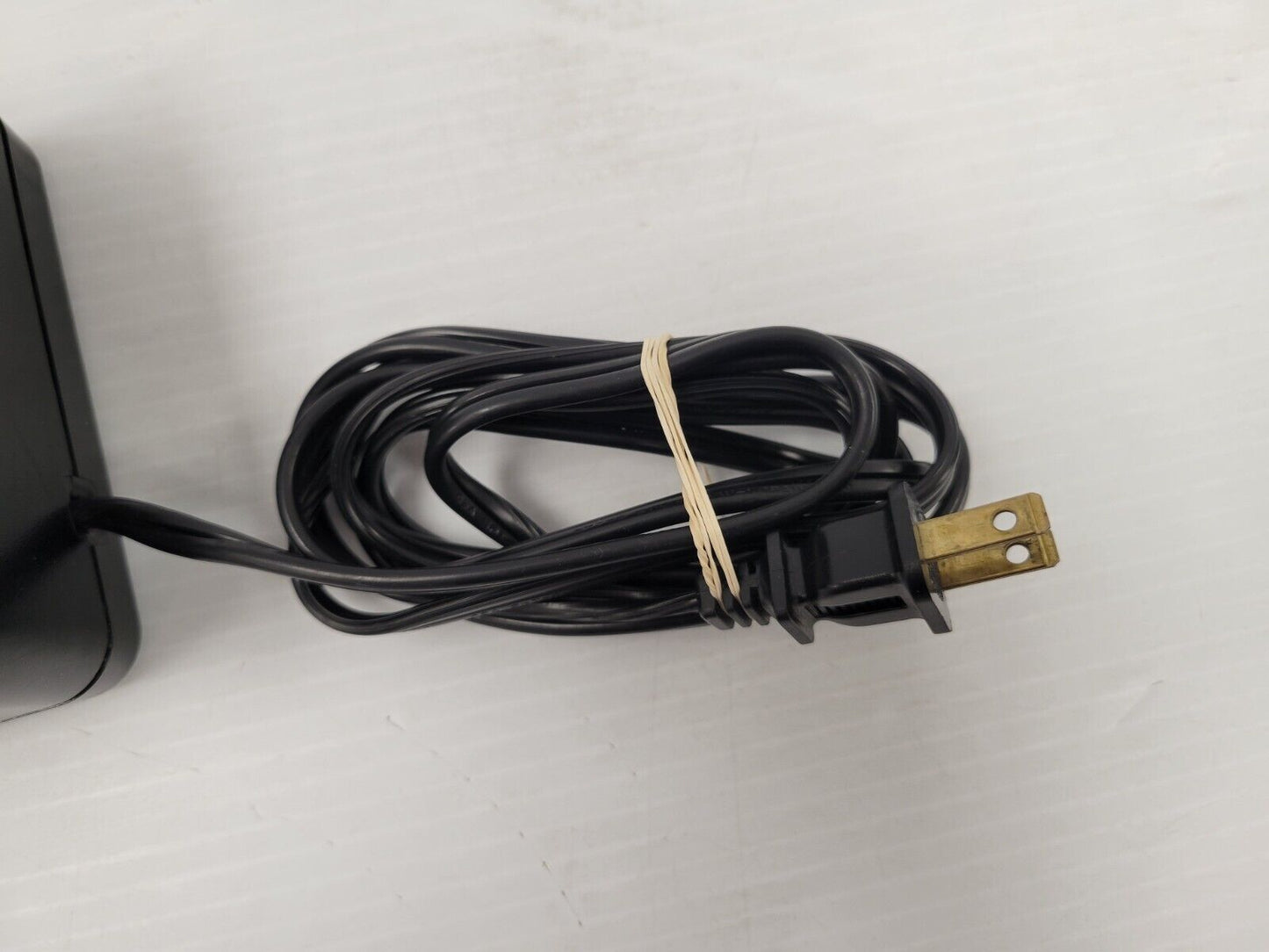 (I-33939) Dewalt DW9106 Battery Charger