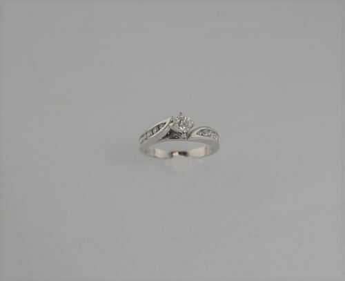 (I-2318-641) 14K WHITE GOLD MULTISTONE DIAMOND RING