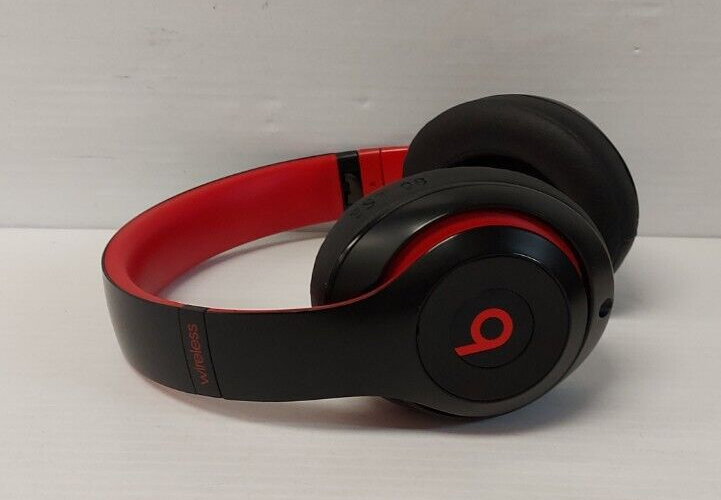 (N81599-1) Beats STUDIO 3 Headphones