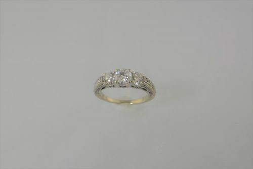 (I-695-081) 14K WHITE GOLD MULTISTONE DIAMOND RING