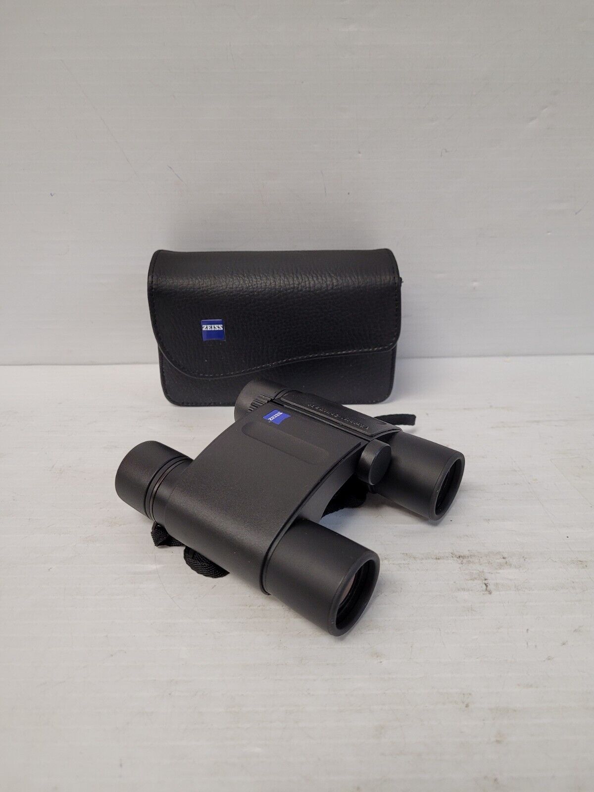 (N78349-1) Zeiss 2970909 Victory Compact Pocket Binoculars