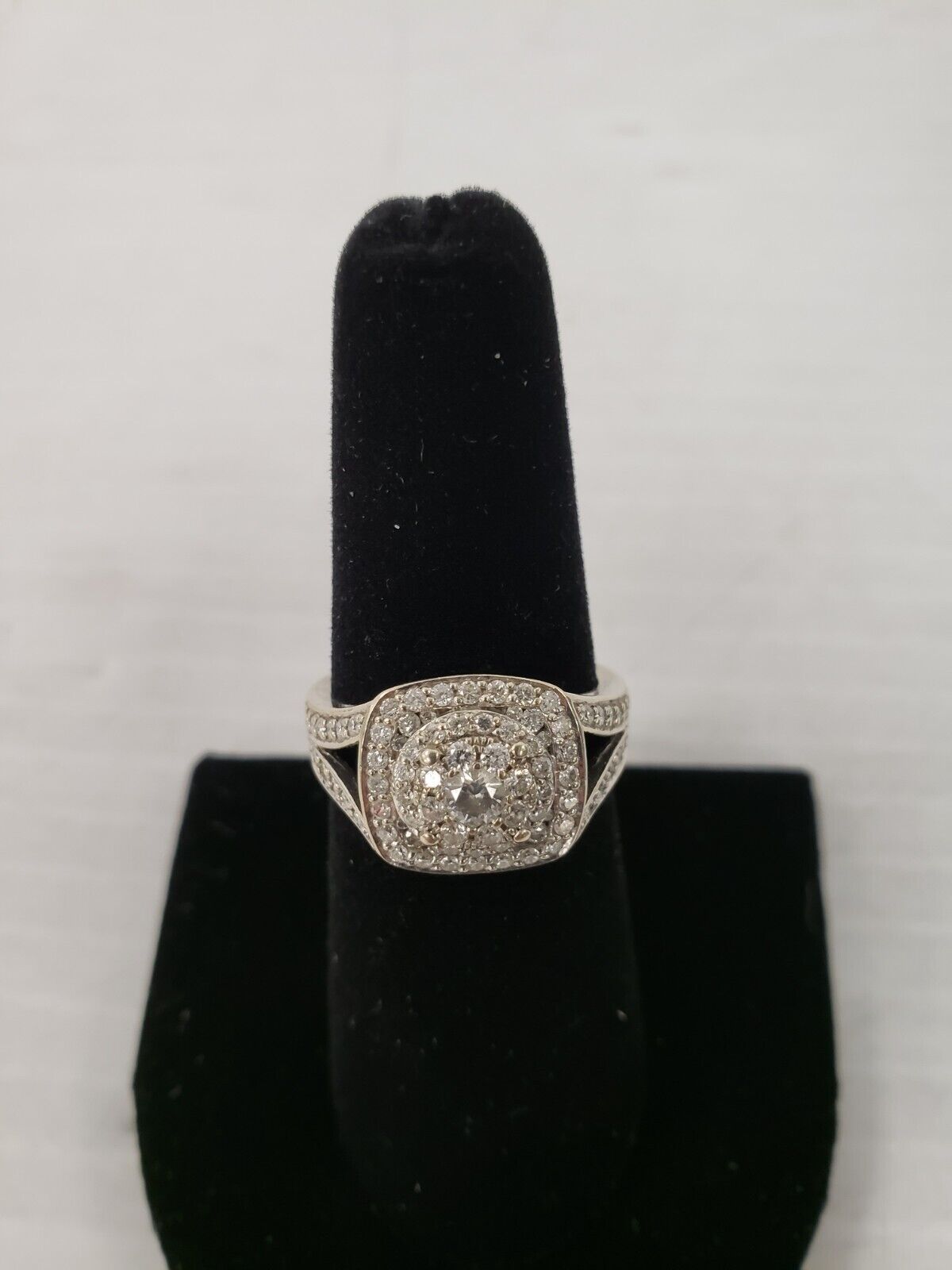 (I-2321-670) 14K WHITE GOLD MULTISTONE DIAMOND RING